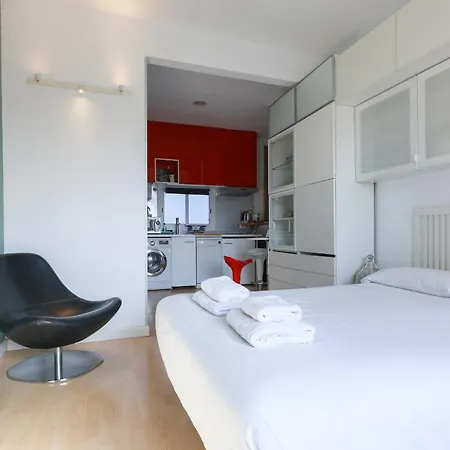 Aparteasy - Lovely Atic In Apartmán Barcelona