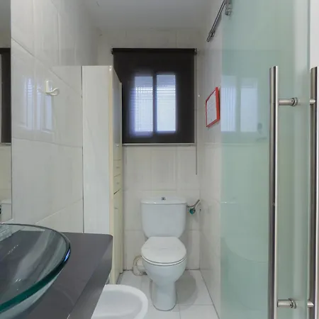 Aparteasy - Lovely Atic In Lejlighed Barcelona