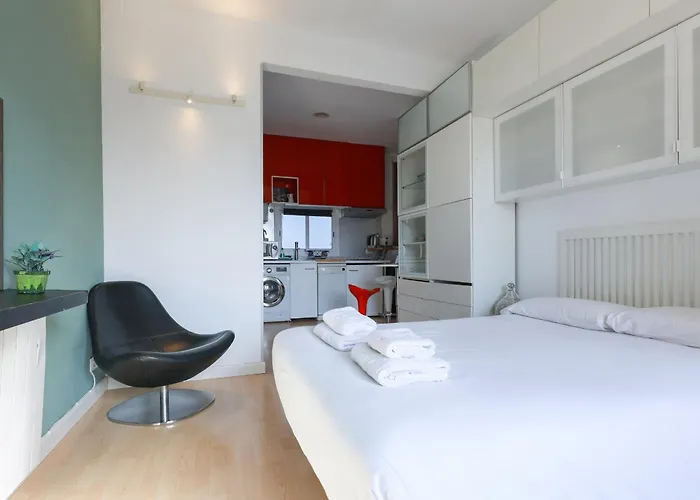 Aparteasy - Lovely Atic In Apartmán Barcelona
